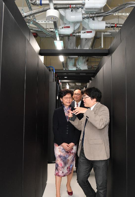 The Chief Executive, Mrs Carrie Lam, continued her visit to Japan in Tokyo this morning (October 31).  Photo shows Mrs Lam (left) receiving a briefing on the supercomputer Tsubame 3.0 during the visit to the Tokyo Institute of Technology.
