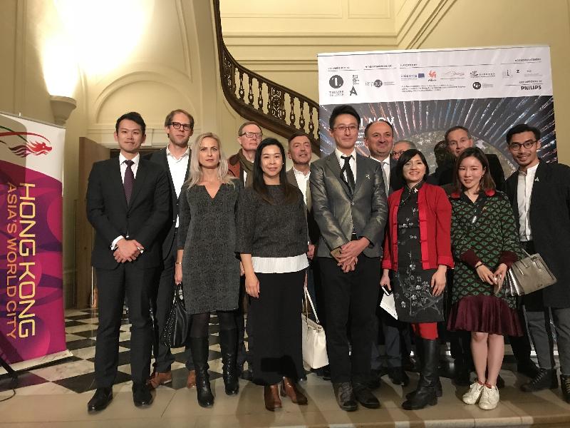 The Hong Kong Economic and Trade Office in Brussels (HKETO, Brussels) is promoting Hong Kong as a creative and technology hub by supporting a Hong Kong artist, Wong Chi-yung, to participate in the IMPACT Festival held in Liège, Belgium. Photo shows Deputy Representative of HKETO, Brussels Miss Fiona Chau (front row, third left); Assistant Representative of HKETO, Brussels Mr Jeffrey Chim (front row, first left); Hong Kong artist Wong Chi-yung (front row, fourth left); Executive Director of the Hong Kong Arts Centre, Ms Connie Lam (front row, fifth left); Director General of the Theatre of Liege, Mr Serge Ragoni (back row, third left); and Minister-President of Wallonia Region of Belgium, Mr Willy Borsus (back row, fourth left) at the opening reception of Wong Chi-yung's exhibition "To see the world in a grain of sand" at the IMPACT Festival on November 6 (Liège time).