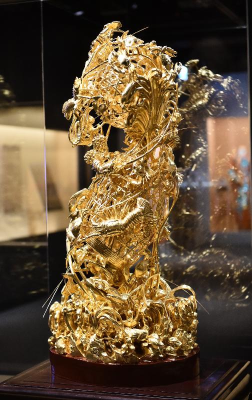 An opening ceremony for the exhibition "Gilded Glory: Chaozhou Woodcarving" was held today (November 7) at the Hong Kong Museum of History. Photo shows a large gilt wooden lobster and crab cage in openwork, which is on display at the exhibition. It was provided by Mr Gu Liuxi, who inherited the national intangible cultural heritage of Chaozhou woodcarving.