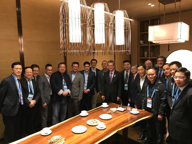 The Financial Secretary, Mr Paul Chan, today (November 7) attended the 5th World Internet Conference in Wuzhen. Photo shows Mr Chan (tenth left); the Under Secretary for Innovation and Technology, Dr David Chung (twelfth left), and members of Hong Kong delegation.