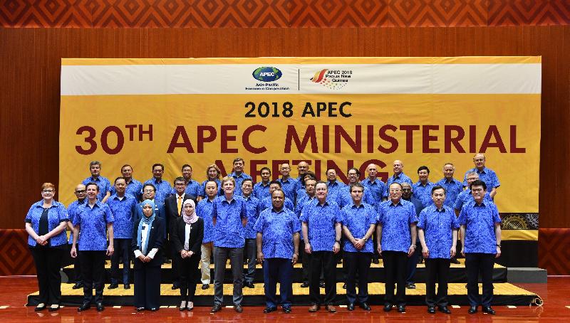 The Secretary for Commerce and Economic Development, Mr Edward Yau (front row, first right), is pictured with other participating ministers at the 30th Asia-Pacific Economic Cooperation Ministerial Meeting in Port Moresby, Papua New Guinea, today (November 15).