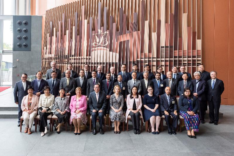 The President of the Legislative Council (LegCo), Mr Andrew Leung (front row, fifth left), and LegCo Members are pictured with the Consuls-General or their representatives as well as Honorary Consuls in Hong Kong in the LegCo Complex today (November 16).