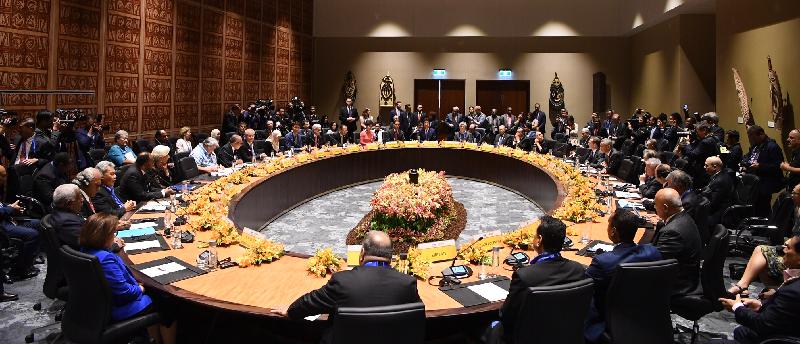 行政長官林鄭月娥今日（十一月十七日）下午在巴布亞新畿內亞莫爾兹比港出席亞太區經濟合作組織與太平洋島國領導人對話。