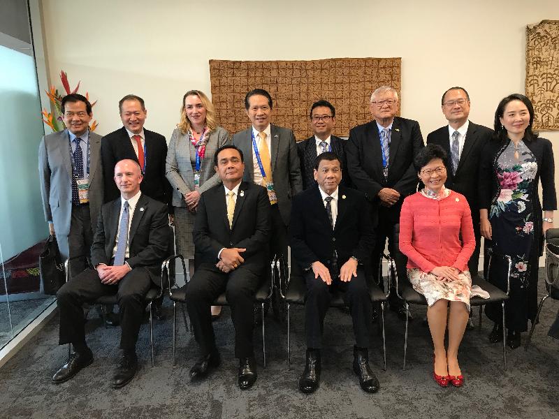 The Chief Executive, Mrs Carrie Lam, attended the Asia-Pacific Economic Cooperation Business Advisory Council Dialogue in Port Moresby, Papua New Guinea, this afternoon (November 17). Photo shows Mrs Lam (front row, first right); the President of the Philippines, Mr Rodrigo Duterte (front row, second right); the Prime Minister of Thailand, Mr Prayut Chan-o-cha (front row, second left); Deputy United States Trade Representative Mr Jeffrey Gerrish (front row, first left); and other participants at a breakout session.