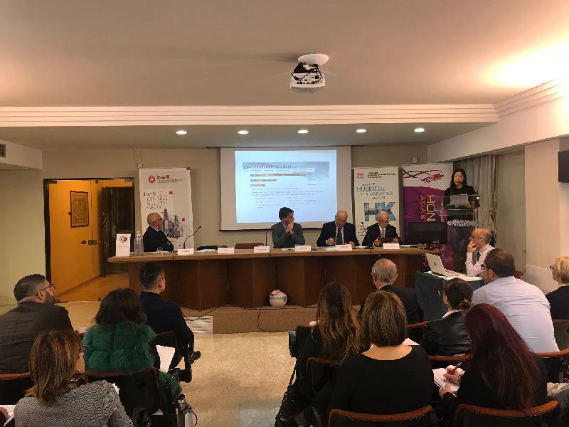 The Hong Kong Economic and Trade Office in Brussels (HKETO, Brussels) promoted Hong Kong as a leading business location and gateway to Mainland China at a business seminar held in Salerno, Italy. Photo shows the Deputy Representative of HKETO, Brussels, Miss Fiona Chau, speaking to the participants at the business seminar in Salerno on November 14 (Salerno time).