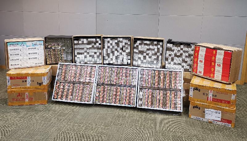 Hong Kong Customs mounted an anti-illicit cigarette operation from November 20 to 21 and seized a total of about 1.9 million suspected illicit cigarettes with an estimated market value of about $5.2 million and a duty potential of about $3.7 million at Man Kam To Control Point and Chek Lap Kok. Photo shows some of the suspected illicit cigarettes seized.