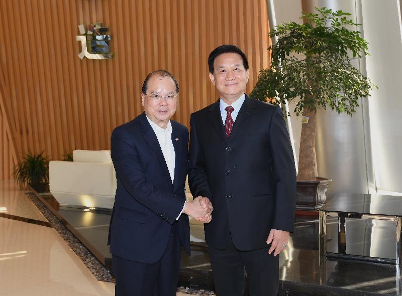 The Chief Secretary for Administration, Mr Matthew Cheung Kin-chung (left), today (November 29) leads a delegation of Hong Kong Special Administrative Region Government officials to visit a Hong Kong enterprise that invested in the setting up of factories in Xiamen and is pictured with the Chairman of the enterprise.
