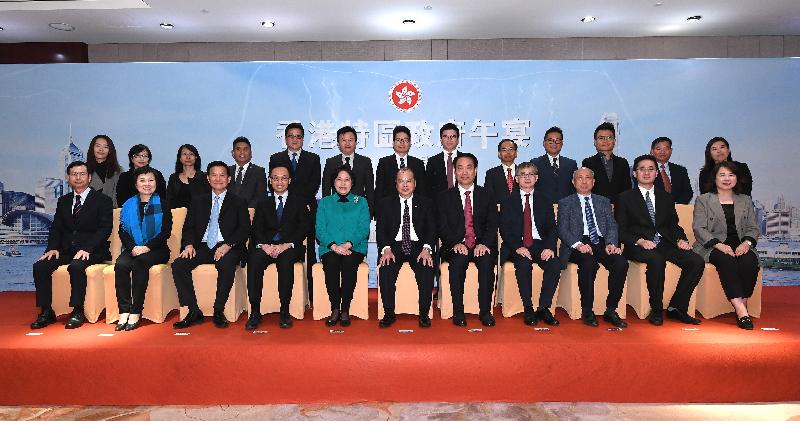 The Chief Secretary for Administration, Mr Matthew Cheung Kin-chung, today (November 29) led a delegation of Hong Kong Special Administrative Region Government officials to visit Xiamen and meet with Hong Kong people working in Xiamen. Mr Cheung (front row, centre); the Secretary for Constitutional and Mainland Affairs, Mr Patrick Nip (front row, fourth left); the Under Secretary for Innovation and Technology, Dr David Chung (front row, fourth right); the Under Secretary for Education, Dr Choi Yuk-lin (front row, second left); the Under Secretary for Commerce and Economic Development, Dr Bernard Chan (front row, second right); the Under Secretary for Financial Services and the Treasury, Mr Joseph Chan (back row, centre); the Under Secretary for Home Affairs, Mr Jack Chan (back row, fifth left); and the Director of the Hong Kong Economic and Trade Office in Guangdong of the Government of the Hong Kong Special Administrative Region, Mr Albert Tang (back row, fifth right), are pictured with  Hong Kong people working in Xiamen.