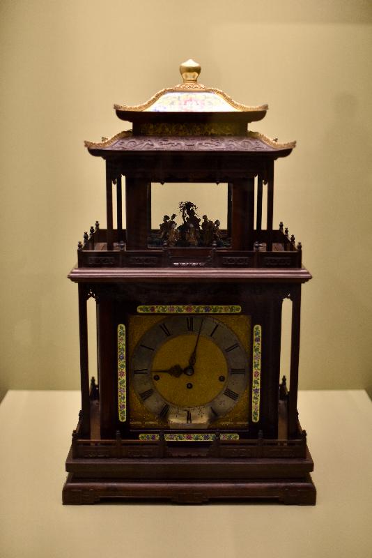 Two new special exhibitions entitled "Treasures of Time" and "Landscape Map of the Silk Road" will be held at the Hong Kong Science Museum from tomorrow (December 7). Photo shows the exhibit "Zitan wood clock in the form of a pavilion with enamel inlays and rotating automation figures of the Eight Immortals" at the "Treasures of Time" exhibition.