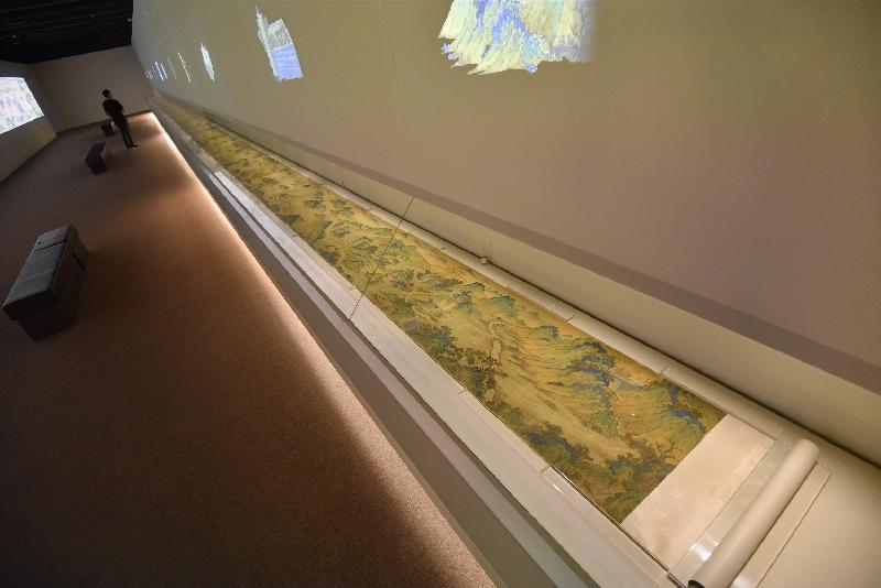 Two new special exhibitions entitled "Treasures of Time" and "Landscape Map of the Silk Road" will be held at the Hong Kong Science Museum from tomorrow (December 7). Photo shows "Landscape Map of the Silk Road".