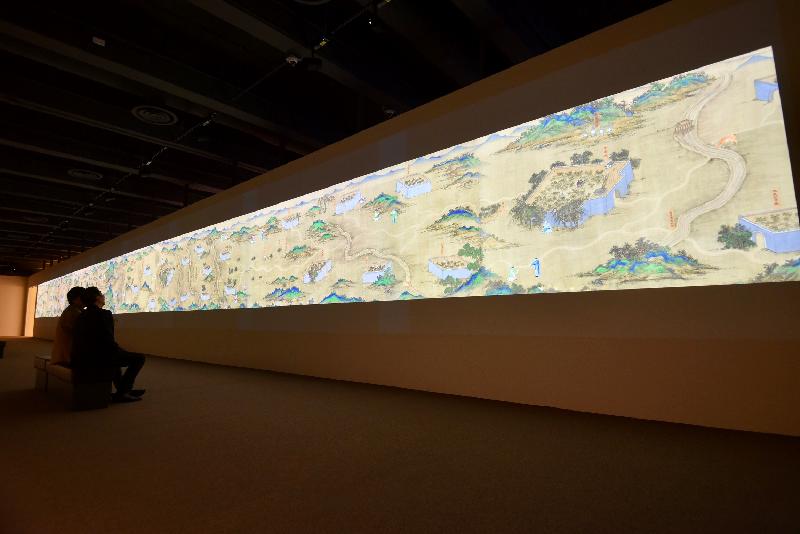 Two new special exhibitions entitled "Treasures of Time" and "Landscape Map of the Silk Road" will be held at the Hong Kong Science Museum from tomorrow (December 7). Photo shows an interactive exhibit of "Animated Landscape Map of the Silk Road" at the "Landscape Map of the Silk Road" exhibition.