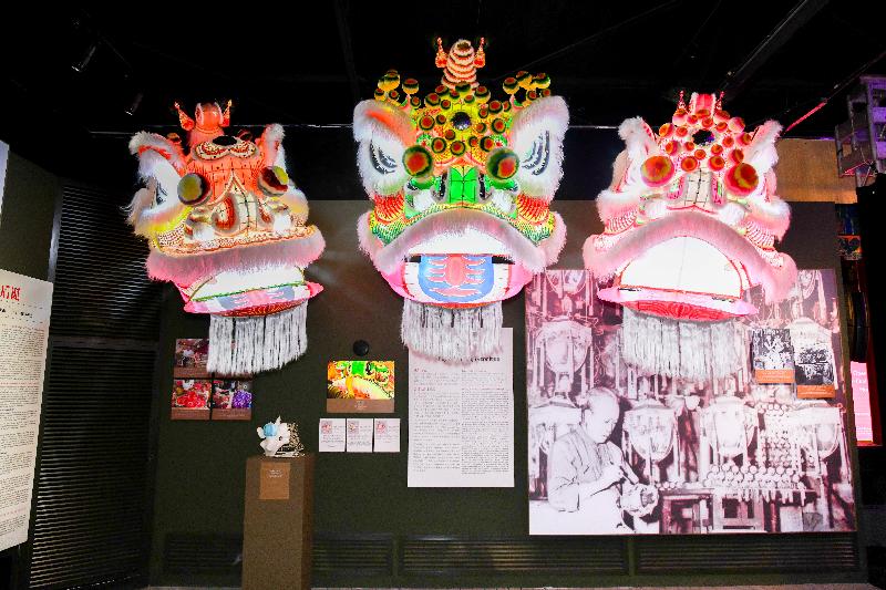 "The Oral Legacies: Intangible Cultural Heritage of the Hong Kong Special Administrative Region" Exhibition Month of the 2018 Activity Series of the National Intangible Cultural Heritage Exhibition and Protection Base will open to the public at Prince Kung’s Mansion Museum of the Ministry of Culture and Tourism in Beijing tomorrow (December 16). Photo shows the exhibits lion lanterns.