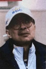 Wong Kwong-yin, aged 63, is about 1.68 metres tall, 63 kilograms in weight and of thin build. He has a round face with yellow complexion and short black hair. He was last seen wearing a blue jacket, grey trousers, grey hat, black slippers and a pair of glasses.