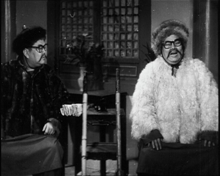 With the Lunar New Year approaching, the Hong Kong Film Archive (HKFA) of the Leisure and Cultural Services Department has prepared the programme "A Big Fat Happy New Year" on February 7 and 9 at the HKFA Cinema. Picture shows a film still of "Auyeung Tak and His Double" (1952).