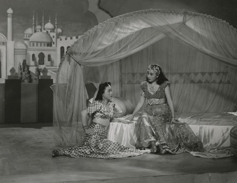 The Hong Kong Film Archive of the Leisure and Cultural Services Department will present "Worth a Thousand Words: Adaptations of Foreign Literary Classics" as part of its "Archival Gems" series. From February 10 to September 8, two films adapted from the same foreign literary classic will be screened each month. Picture shows a film still of "New Arabian Nights" (1947).