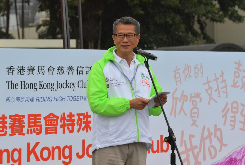 財政司司長陳茂波今日（一月十三日）在東華三院「奔向共融」——香港賽馬會特殊馬拉松2019致辭。
