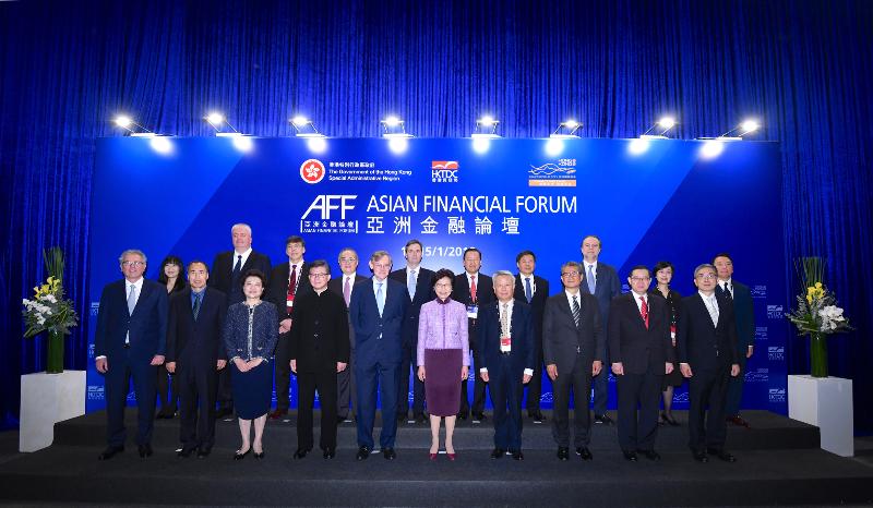 The Chief Executive, Mrs Carrie Lam, attended the Asian Financial Forum 2019 at the Hong Kong Convention and Exhibition Centre this morning (January 14). Photo shows (front row, from left); the Minister of Finance of Luxembourg, Mr Pierre Gramegna; the Vice President of the China Banking and Insurance Regulatory Commission, Mr Wang Zhaoxing; Deputy Director of the Liaison Office of the Central People's Government in the Hong Kong Special Administrative Region Ms Qiu Hong; the Chairman of the Hong Kong Trade Development Council, Mr Vincent Lo; former President of the World Bank Group Mr Robert Zoellick; Mrs Lam; the President and Chairman of the Asian Infrastructure Investment Bank, Mr Jin Liqun; the Financial Secretary, Mr Paul Chan; the Minister of Finance of Malaysia, Mr Lim Guan Eng; the Secretary for Financial Services and the Treasury, Mr James Lau; and other major guests before the opening session.