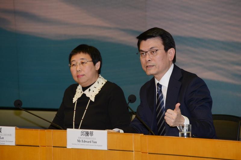 The Secretary for Commerce and Economic Development, Mr Edward Yau (right), and the Permanent Secretary for Commerce and Economic Development (Commerce, Industry and Tourism), Miss Eliza Lee (left), hold a press conference today (January 15) to introduce details of the public consultation on statutory cooling-off period for beauty and fitness services consumer contracts.