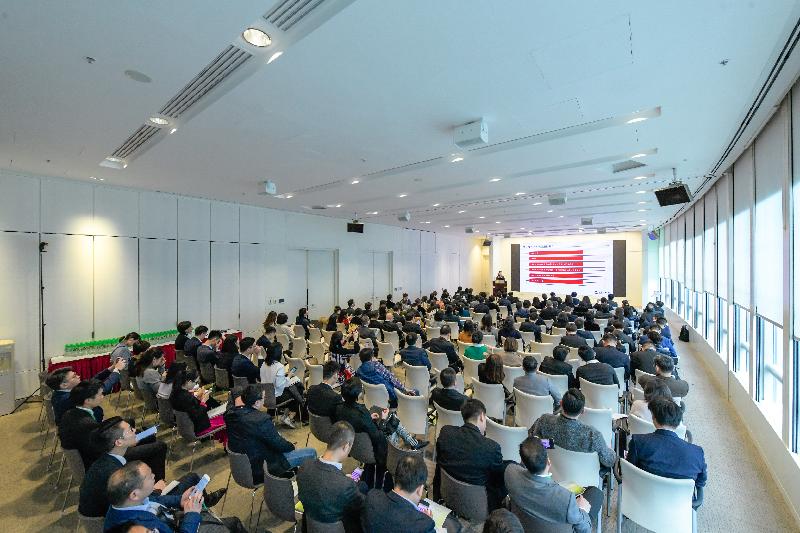 超過120名內地綠色債券意向發行人的代表昨日（一月十四日）參加「香港綠色融資研討會」。
