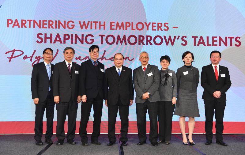 The Chief Secretary for Administration, Mr Matthew Cheung Kin-chung, attended the Hong Kong Polytechnic University (PolyU) luncheon "Partnering with Employers – Shaping Tomorrow’s Talents" today (January 18). Mr Cheung (fourth left) is pictured with the PolyU Interim President, Professor Philip Chan (fourth right); the PolyU Executive Vice President, Dr Miranda Lou (second right); the PolyU Vice-President (Campus Development & Facilities), Mr Andy Tong (first left); the PolyU Vice President (Student Affairs), Professor Ben Young (first right); and PolyU Council Members Mr Alex Wong (second left), Dr James Lau (third left) and Ms Julia Lau (third right) at the luncheon.