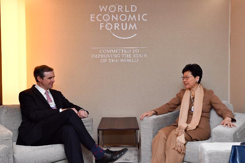 The Chief Executive, Mrs Carrie Lam, attended the World Economic Forum Annual Meeting in Davos, Switzerland yesterday (January 22, Davos time). Photo shows Mrs Lam (right) meeting with the President of the Novartis Institutes of Biomedical Research, Dr James Bradner.