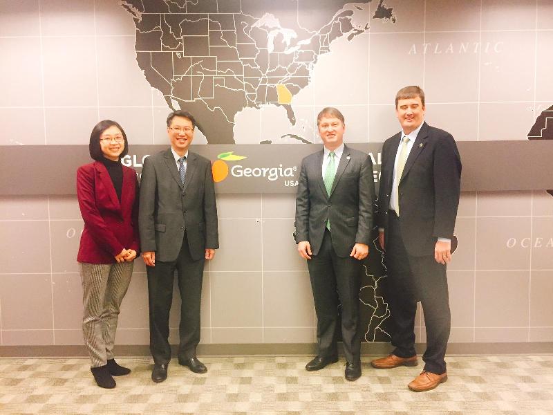 The Commissioner for Economic and Trade Affairs, USA, Mr Eddie Mak (second left), and the Director of Hong Kong Economic and Trade Office in New York, Ms Joanne Chu (first left), called on the Commissioner of the Georgia Department of Economic Development (GDEcD), Mr Pat Wilson (second right), and the Chief Operating Officer of GDEcD, Mr Bert Brantley (first right) during the two-day visit in Atlanta.