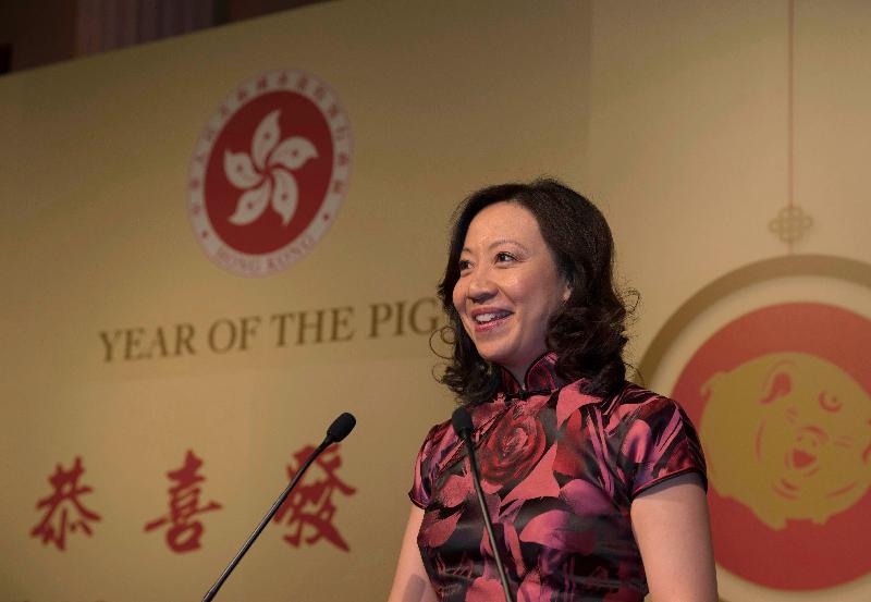 香港駐倫敦經濟貿易辦事處處長杜潔麗於二月十二日（倫敦時間）在倫敦舉辦的新春酒會上致辭。