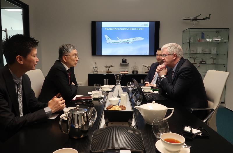 The Secretary for Financial Services and the Treasury, Mr James Lau (second left), yesterday (February 13, Dublin time) held a discussion with aviation financing experts of the Standard Chartered Bank to learn more about their experience in boosting aviation market development in Ireland and beyond.


