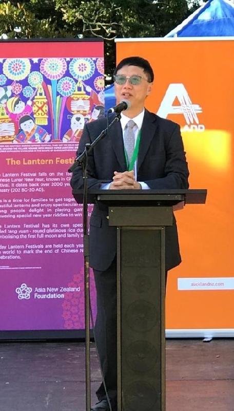 The Hong Kong Economic and Trade Office, Sydney (Sydney ETO) participated in this year's Auckland Lantern Festival from February 14 to 17 (Auckland time) at Auckland Domain. Photo shows the Director of the Sydney ETO, Mr Raymond Fan, speaking at a festival reception on February 14.