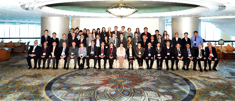 The Director of Health, Dr Constance Chan (front row, 10th right) and the Deputy Director of Health, Dr Amy Chiu (front row, ninth left), attended the 11th meeting of the International Advisory Board on Hong Kong Chinese Materia Medica Standards, which was held from February 18 to 20.
