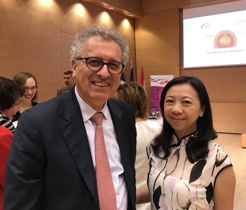 The Special Representative for Hong Kong Economic and Trade Affairs to the European Union, Ms Shirley Lam (right), met with the Luxembourg Minister of Finance, Mr Pierre Gramegna, at the Chinese New Year reception organised by the Hong Kong Economic and Trade Office in Brussels in Luxembourg on February 13 (Luxembourg time).