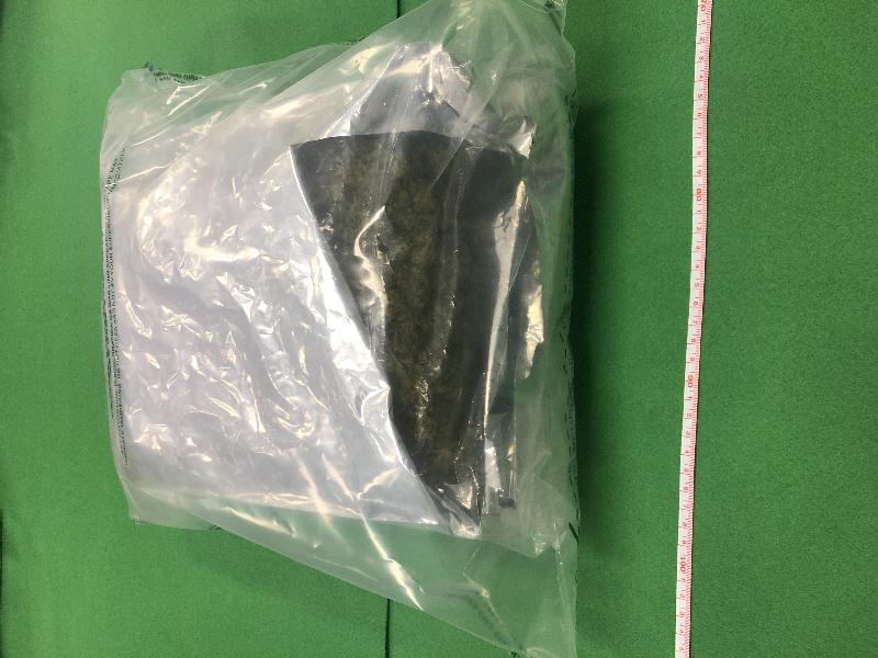 Hong Kong Customs today (February 23) seized about 10 kilograms of suspected cannabis buds with an estimated market value of about $2 million in Tsing Yi. Photo shows some of the suspected cannabis buds seized. 