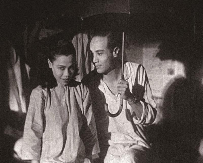 康樂及文化事務署香港電影資料館（資料館）的「尋存與啟迪——香港早期聲影遺珍」系列第四輯，由三月二十三日至五月十九日在資料館電影院放映館藏二十五部香港早期電影。圖為《三月杜鵑魂》（1947）劇照。