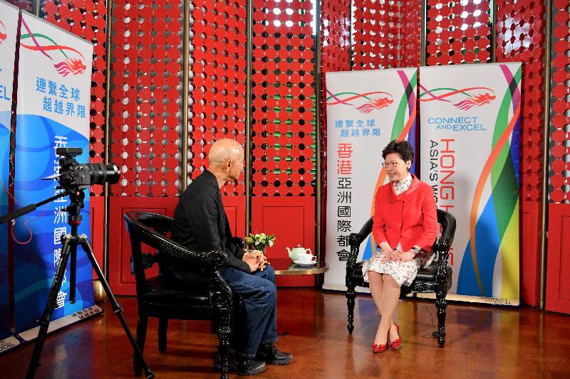 行政長官林鄭月娥今日（二月二十八日）在曼谷繼續訪問泰國行程。圖示林鄭月娥（右）接受媒體訪問。
