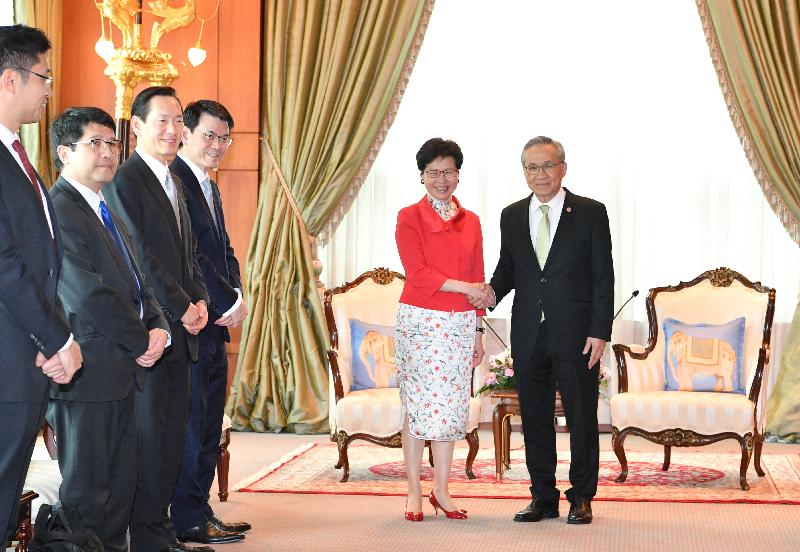 The Chief Executive, Mrs Carrie Lam (second right), meets the Minister of Foreign Affairs of Thailand, Mr Don Pramudwinai (first right), in Bangkok, Thailand, today (February 28). Also present are the Convenor of the Non-official Members of the Executive Council, Mr Bernard Chan (third left); the Secretary for Commerce and Economic Development, Mr Edward Yau (fourth left); and the Director of Hong Kong Economic and Trade Affairs in Bangkok, Mr Lee Sheung-yuen (first left).