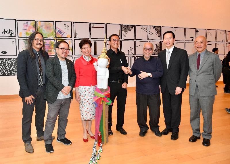 The Chief Executive, Mrs Carrie Lam, attended the Memorandum of Understanding Signing Ceremony of Bangkok Art and Culture Centre and Zuni Icosahedron in Bangkok, Thailand, today (‪February 28‬). Photo shows Mrs Lam (third left); the Director of Bangkok Art and Culture Centre, Mr Pawit Mahasarinand (first left); the Co-Artistic Director of Zuni Icosahedron and the Creator and Curator of Tian Tian Xiang Shang, Mr Danny Yung (third right);  the Convenor of the Non-official Members of the Executive Council, Mr Bernard Chan (second right); touring the Tian Tian Xiang Shang Exhibition@ Bangkok Art and Culture Centre 2019.