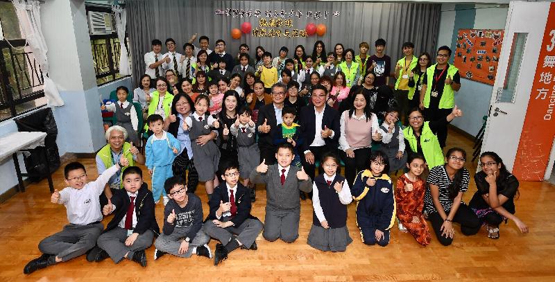 The Financial Secretary, Mr Paul Chan, this afternoon (March 20) visited Choi Wan Rhenish Integrated Children and Youth Services Centre of the Chinese Rhenish Church Hong Kong Synod in Wong Tai Sin District. Mr Chan (second row, sixth right); the Chairman of the Wong Tai Sin District Council, Mr Li Tak-hong (second row, fourth right); and the District Officer (Wong Tai Sin), Ms Annie Kong (second row, fifth left), are pictured with young people at the centre.
