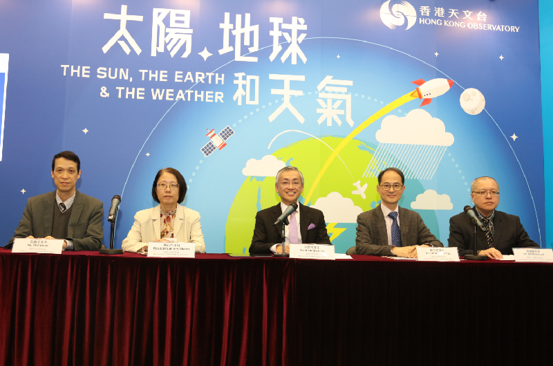 The Director of the Hong Kong Observatory, Mr Shun Chi-ming (centre), today (March 21) attended a press briefing with the Assistant Director of the Observatory (Radiation Monitoring and Assessment), Mr Tsui Kit-chi (first left); the Assistant Director of the Observatory (Aviation Weather Services), Miss Lau Sum-yee (second left); the Assistant Director of the Observatory (Forecasting and Warning Services), Dr Cheng Cho-ming (second right); and the Acting Assistant Director of the Observatory (Development, Research and Administration), Mr Chan Pak-wai (first right), to highlight the Observatory's upcoming initiatives.