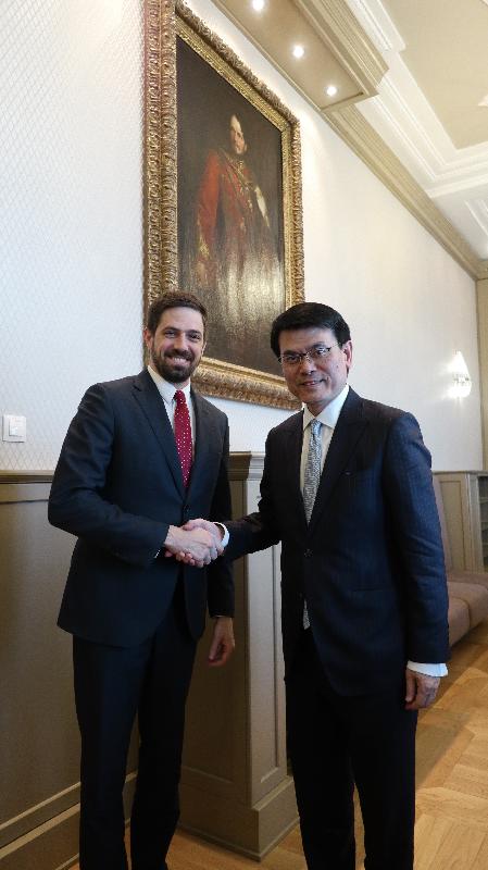 The Secretary for Commerce and Economic Development, Mr Edward Yau (right), met with the Deputy Minister of Foreign Affairs and Trade of Hungary, Mr Levente Magyar (left), in Budapest, Hungary yesterday (March 21, Budapest time) to exchange views on economic and trade co-operation.
