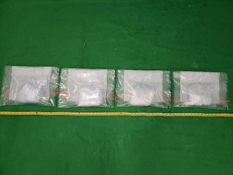 Hong Kong Customs seized about 2.1 kilograms of suspected methamphetamine and 6.5 kilograms of suspected cocaine with an estimated market value of about $8.24 million at Hong Kong International Airport on March 16 and yesterday (March 23) respectively. Photo shows the suspected methamphetamine seized.
