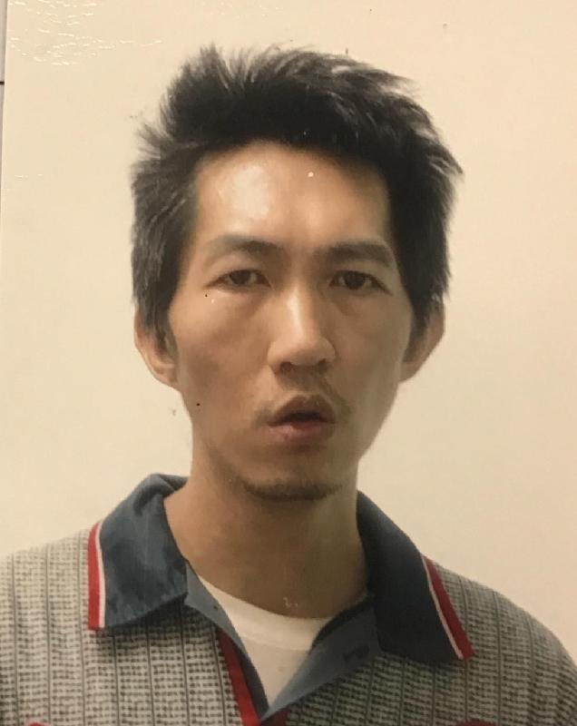 Lau Pui-yin, aged 37, is about 1.8 metres tall, 65 kilograms in weight and of thin build. He has a long face with yellow complexion and short black hair. He was last seen wearing a long-sleeved shirt with black, grey and white stripes, a black trousers and black shoes.
