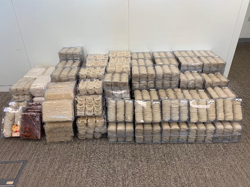 Hong Kong Customs yesterday (April 3) mounted an anti-smuggling operation and seized about 105 kilograms of suspected smuggled birds' nests with an estimated market value of about $3.5 million.