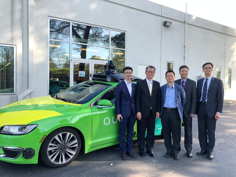 The Financial Secretary, Mr Paul Chan, today (April 10, US West Coast time) visited AutoX, a developer of autonomous driving technology, in San Francisco. Mr Chan (second left) is pictured with the Director of the Hong Kong Economic and Trade Office, San Francisco, Mr Ivanhoe Chang (first right); the Hong Kong Commissioner for Economic and Trade Affairs, USA, Mr Eddie Mak (second right); and the management representatives of the company.