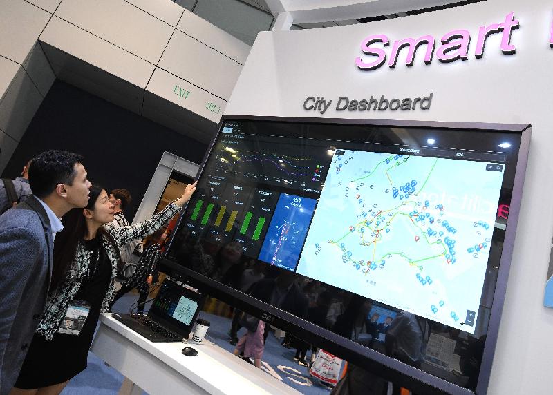 The Office of the Government Chief Information Officer showcases various technology applications the Government departments have adopted and will employ at the Smart Government Pavilion at the International ICT Expo starting today (April 13). Photo shows the city dashboard to be launched by the end of this year presenting livelihood related open data on interactive charts and maps via data.gov.hk.