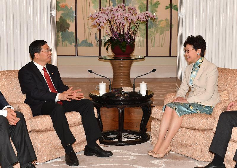 The Chief Executive, Mrs Carrie Lam (right), meets the President of Tsinghua University and the Asian Universities Alliance, Professor Qiu Yong (left), at Government House at noon today (April 13).