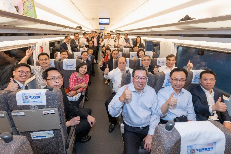 The Legislative Council joint-Panel delegation takes a ride on the high-speed train from Shanghai to Hangzhou today (April 23).