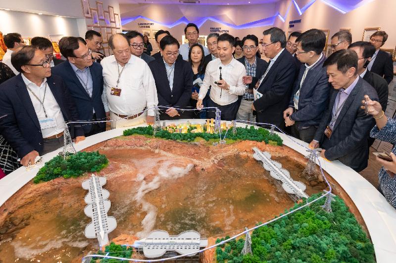 The Legislative Council joint-Panel delegation visits the Hangzhou LHD New Energy Technology Co. Ltd. today (April 24). 