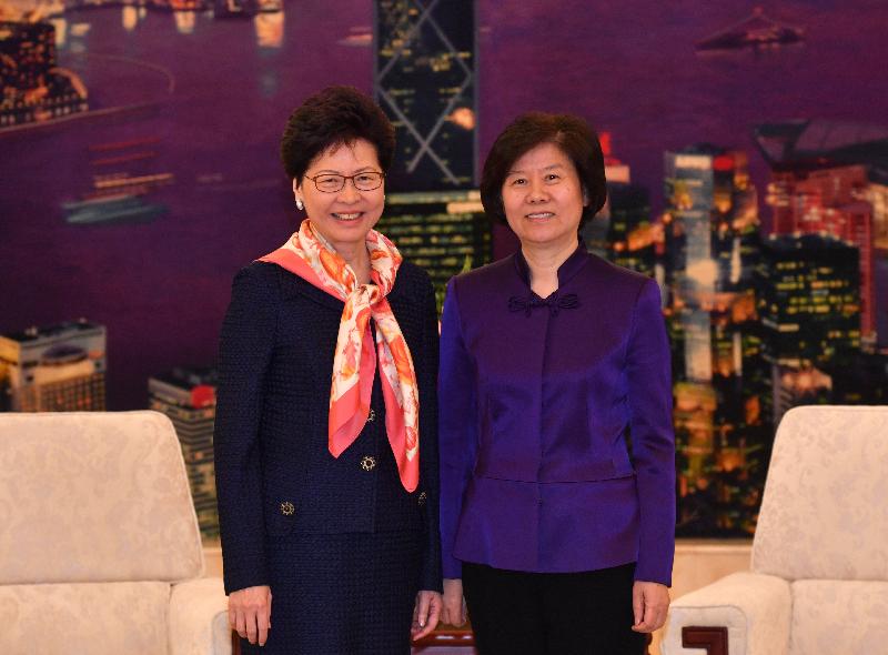 行政長官林鄭月娥今日（四月二十七日）上午在北京出席由中華全國婦女聯合會舉辦的交流會，並發表演說。圖示林鄭月娥（左）會後與中華全國婦女聯合會主席沈躍躍會面。