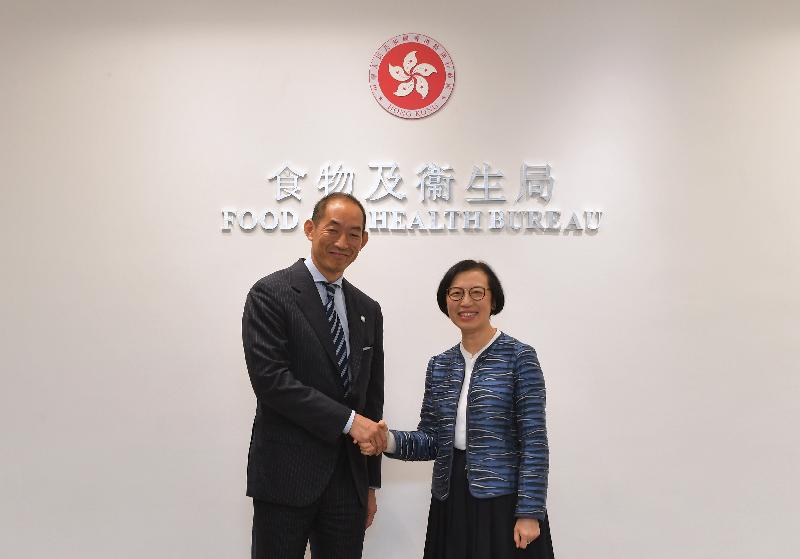 The Secretary for Food and Health, Professor Sophia Chan (right), today (May 2) meets with the World Health Organization Regional Director for the Western Pacific, Dr Takeshi Kasai.