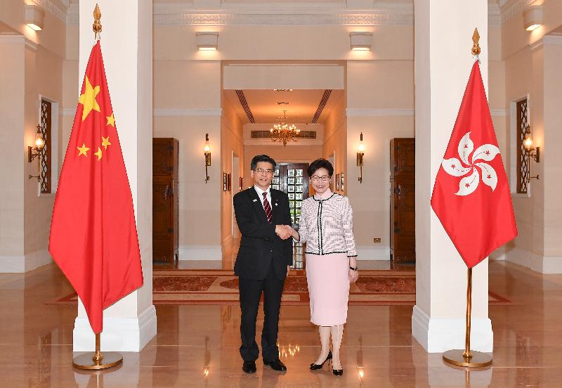 The Chief Executive, Mrs Carrie Lam (right), meets with the visiting Minister of Land, Infrastructure, Transport and Tourism of Japan, Mr Keiichi Ishii (left) at Government House this afternoon (May 2). 